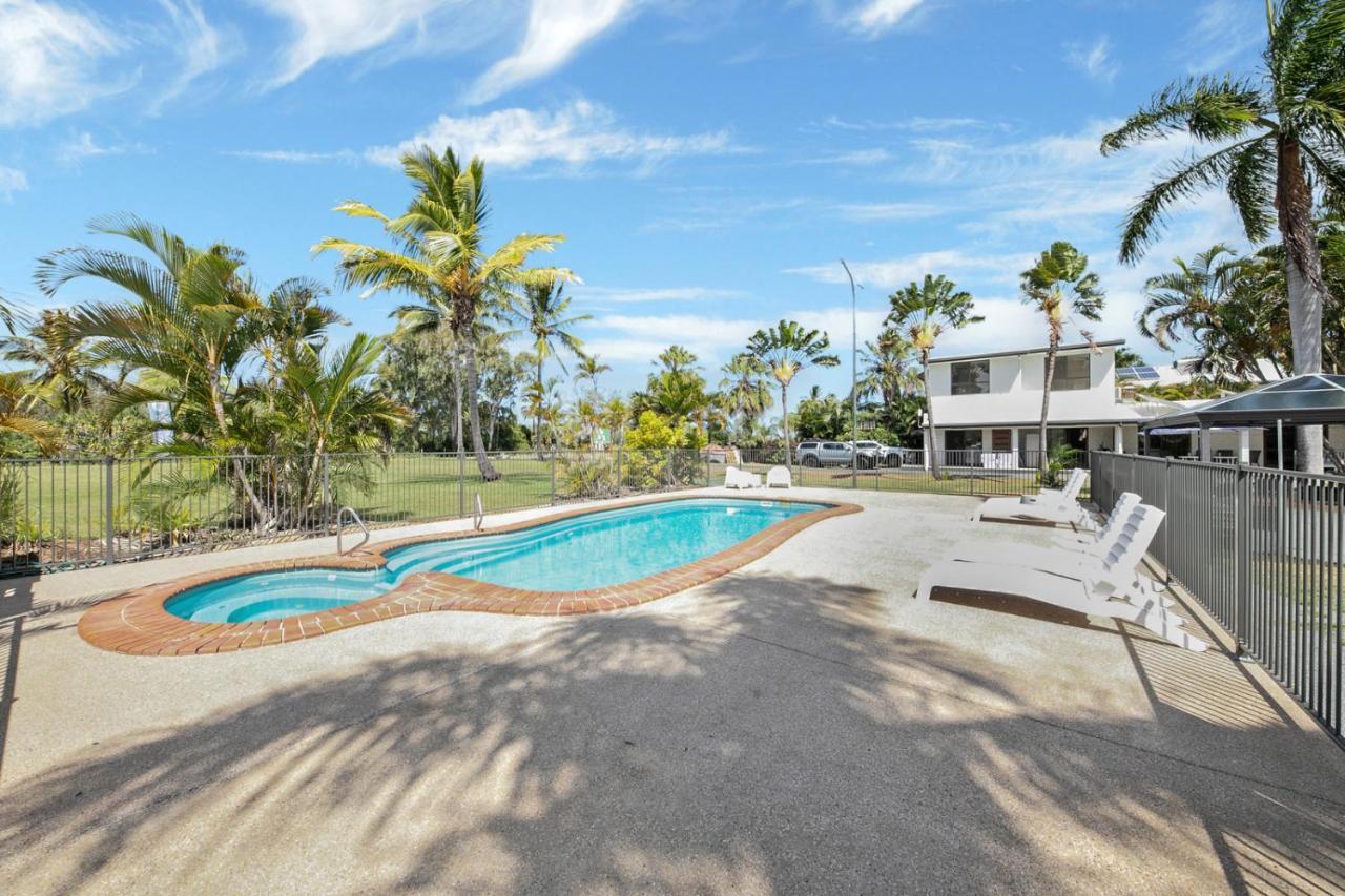 Kinka Palms Motel Yeppoon Ngoại thất bức ảnh