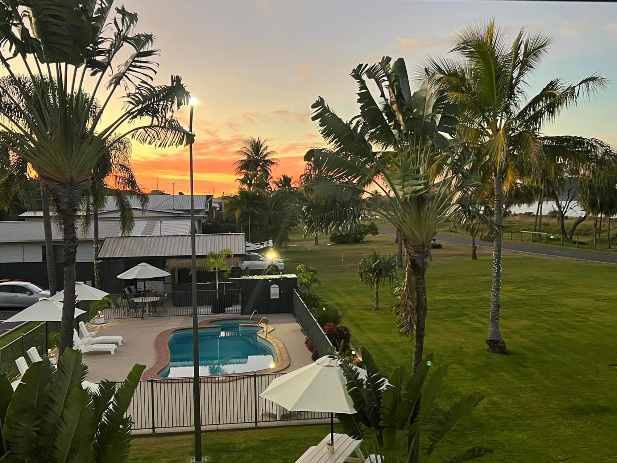 Kinka Palms Motel Yeppoon Ngoại thất bức ảnh